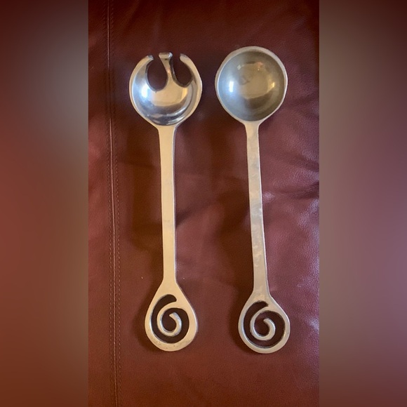 Vintage aluminum salad utensils fork spoon silver metal kitchen decor 13 x 3 in. - Picture 5 of 5